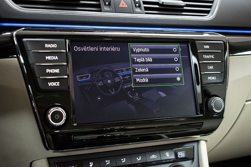 Škoda Superb 2.0 TSI 206kW L&K 4x4*TAŽNÉ*ČR - fotka 37 z 48
