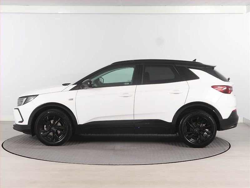 Opel Grandland X (2022) 1.2 Turbo - fotka 3 z 12