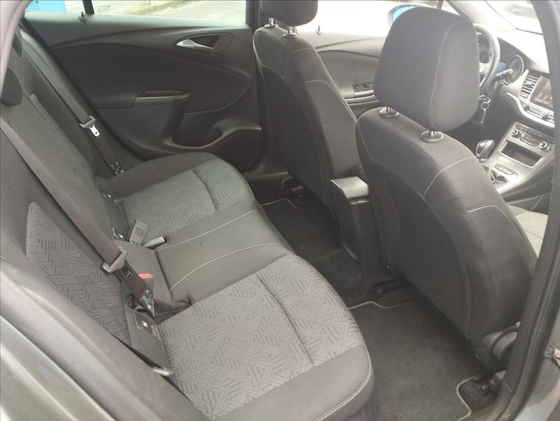Opel Astra 1,4 T 110KW - fotka 9 z 17