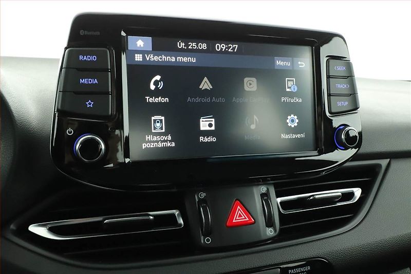 Hyundai i30 (2022) 1.5 T-GDI MHEV, ČR,1.maj - fotka 18 z 20