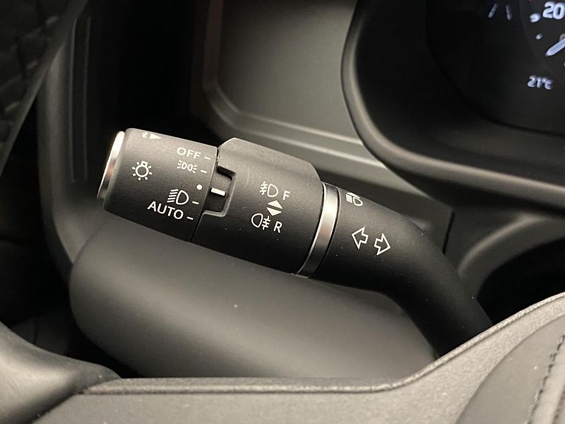 Land Rover Defender 110 D300 X AWD AUT CZ - fotka 21 z 55