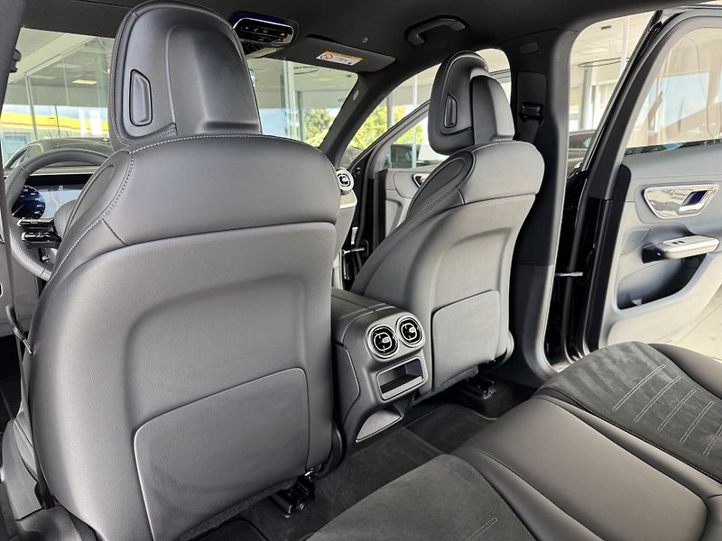 Mercedes-Benz GLC 300d 4MATIC*198kW*AMG*Tažné - fotka 15 z 38