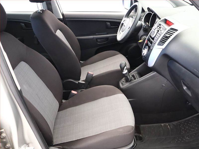 Kia Venga (2014) 1.4 CVVT - fotka 7 z 12