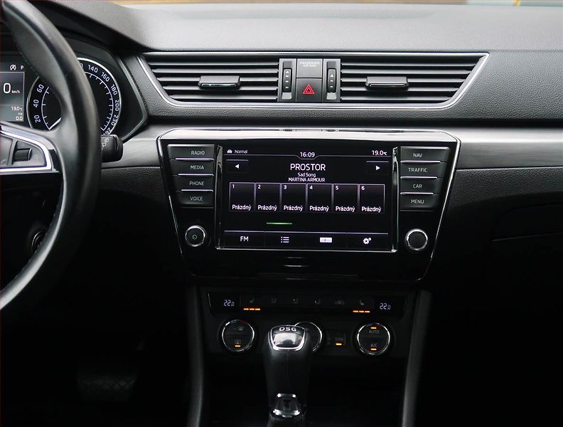 Škoda Superb (2017) 1.8 TSI, Automat, ČR,1.maj - fotka 12 z 28