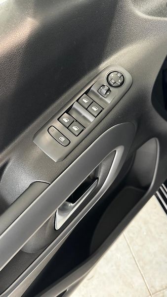 Opel Combo (2024) Edition Plus L1H1 1.5CDTI, MT6 - fotka 5 z 11