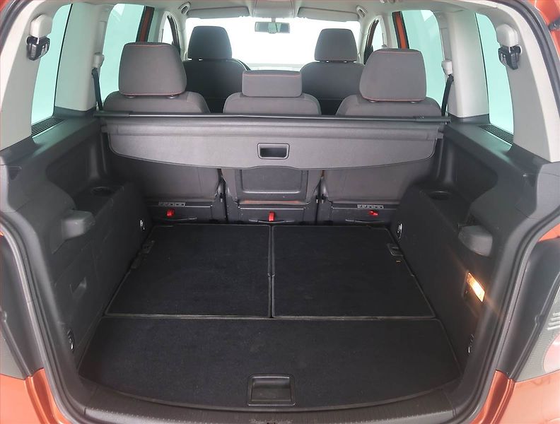 Volkswagen Touran (2007) Cross 2.0 TDI, Automat, 7 míst - fotka 14 z 16