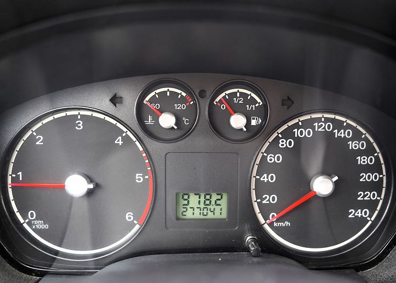 Ford Focus 1.8 TDCI/klima/stereo/nová STK - fotka 31 z 35
