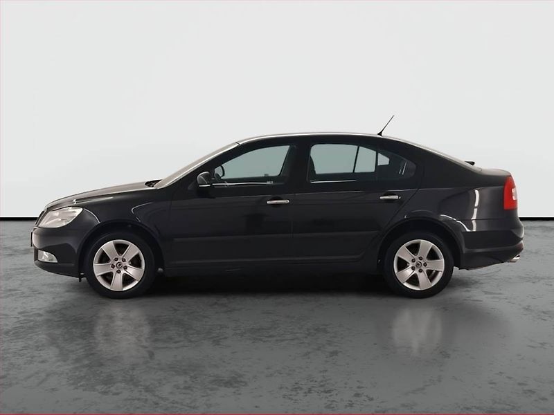 Škoda Octavia (2011) Elegance 2.0 TDI, Tempomat - fotka 3 z 18