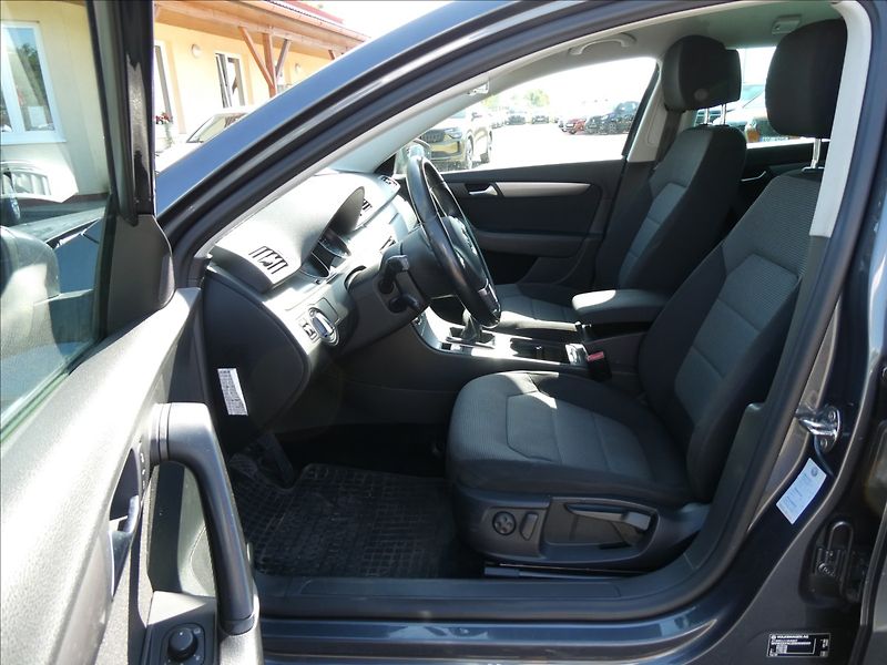 Volkswagen Passat 2,0 TDi 103kW 4MOTION,serviska - fotka 12 z 39