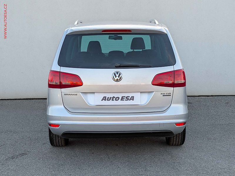 Volkswagen Sharan (2012) 2.0 TDi, Highline, DSG - fotka 5 z 14