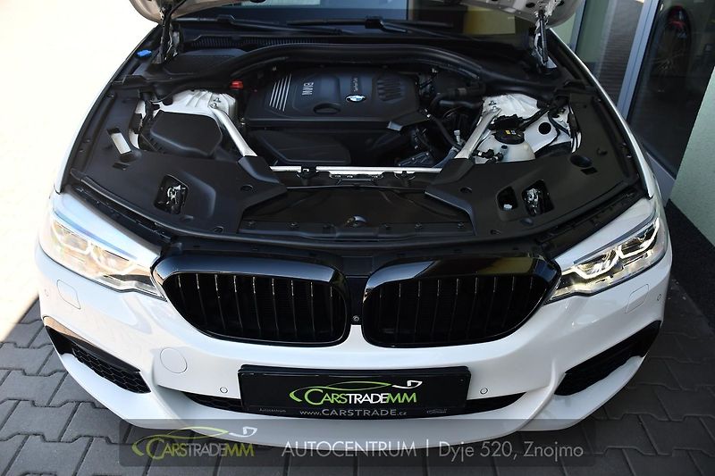 BMW Řada 5 520d xD M-SPORT HEAD-UP PANORA - fotka 55 z 58