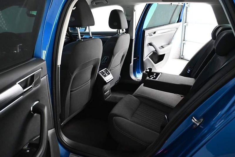 Škoda Superb (2023) 2.0 DSG STYLE Matrix LED VIRTU - fotka 9 z 38