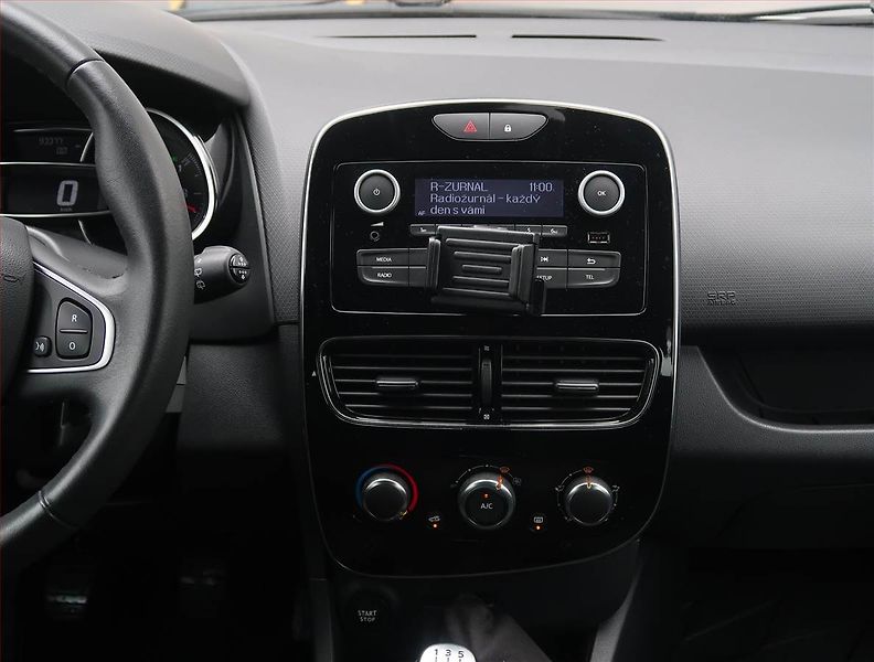 Renault Clio (2017) 0.9 TCe, ČR,1.maj, Tempomat - fotka 12 z 22