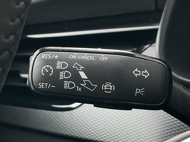Škoda Scala 1,0 TSI Ambition Plus LED+PDC - fotka 11 z 24