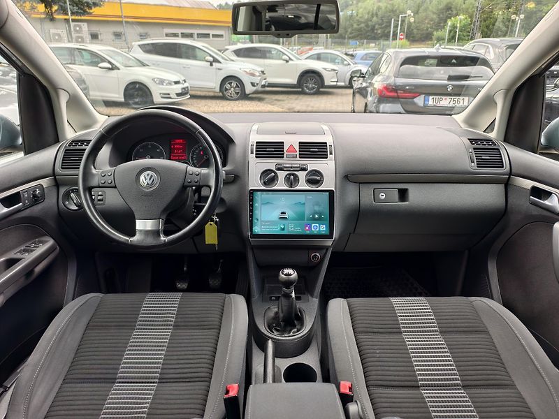 Volkswagen Touran 1.9 TDi 77kW TEMPOMAT, VÝHŘEVY - fotka 9 z 20