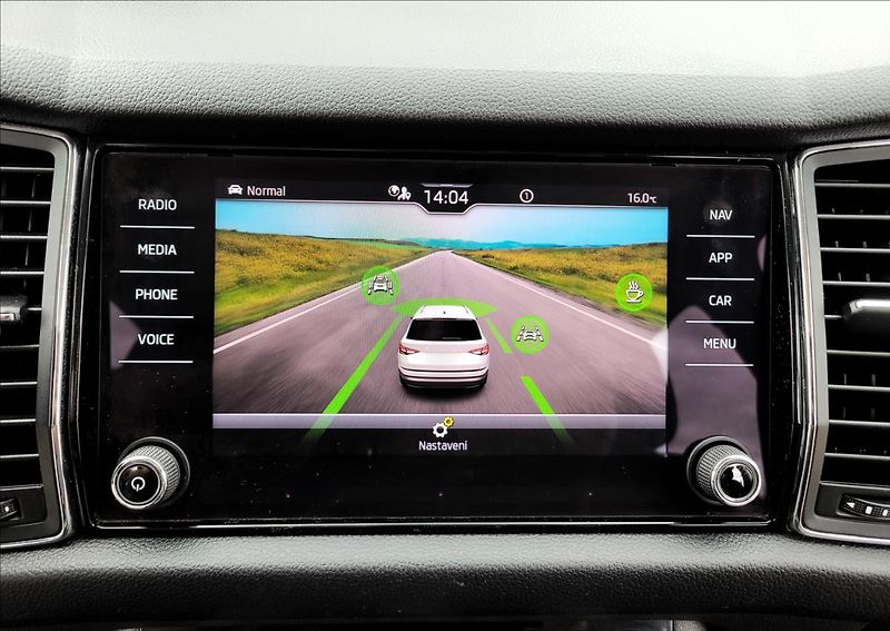 Škoda Kodiaq 1,5 TSI,DSG,7míst,navi,výhřev - fotka 28 z 50