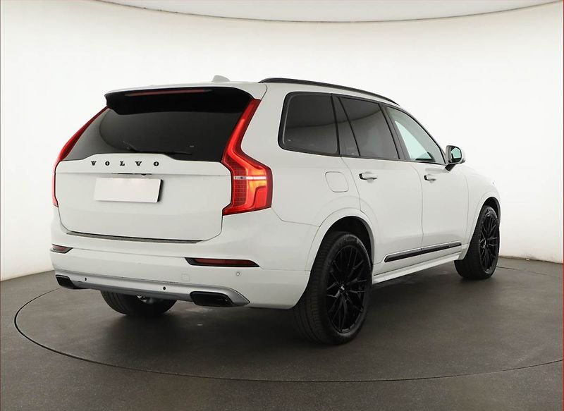Volvo XC90 (2018) D5 AWD - fotka 5 z 20