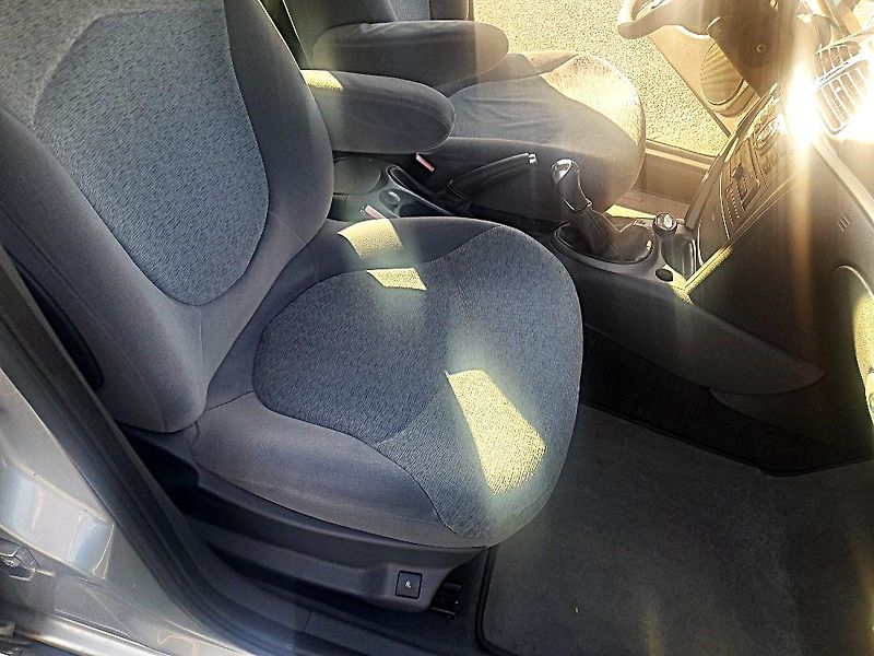 Citroën C5 (2005) 2.0i 16V BREAK - fotka 18 z 23