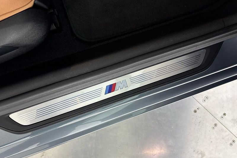 BMW Řada 5 540i xDrive - fotka 16 z 24
