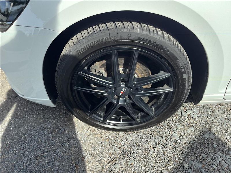 Volkswagen Passat 2,0 TDi DSG DPH  Webasto,Kamer - fotka 45 z 50