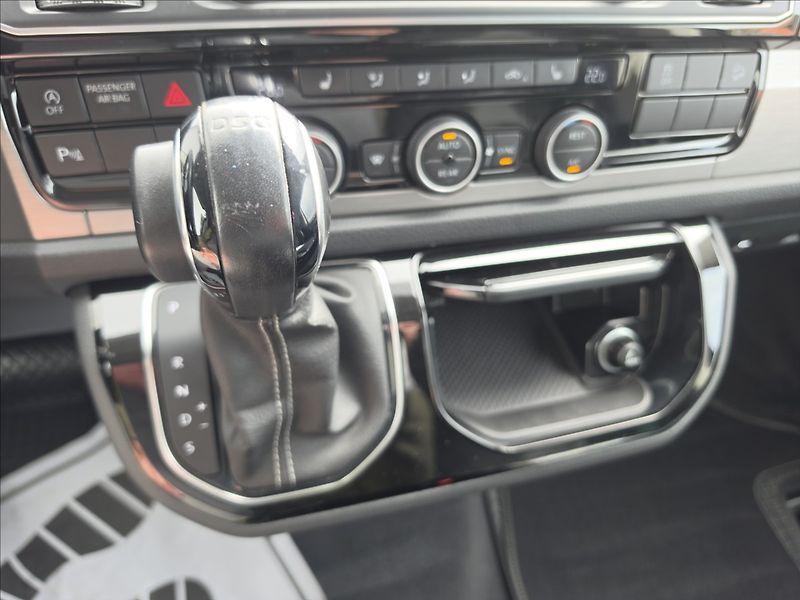 Volkswagen Multivan 2,0 TDi DSG BULLI KŮŽE 7 míst - fotka 24 z 50
