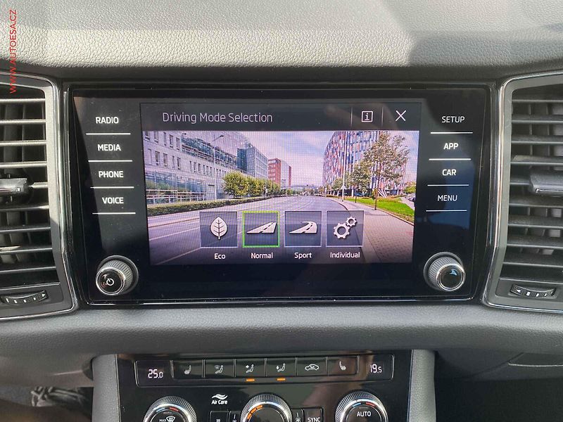Škoda Kodiaq (2019) 1.5 TSi, Style, DSG, Webasto - fotka 20 z 22
