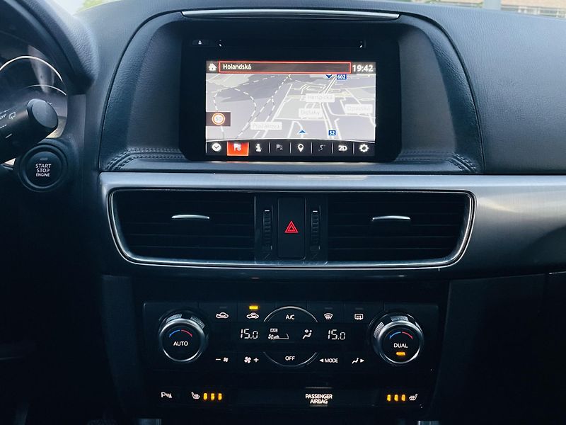 Mazda CX-5 2.0i MANUÁL VÝHŘEV SENZORY LED - fotka 31 z 41