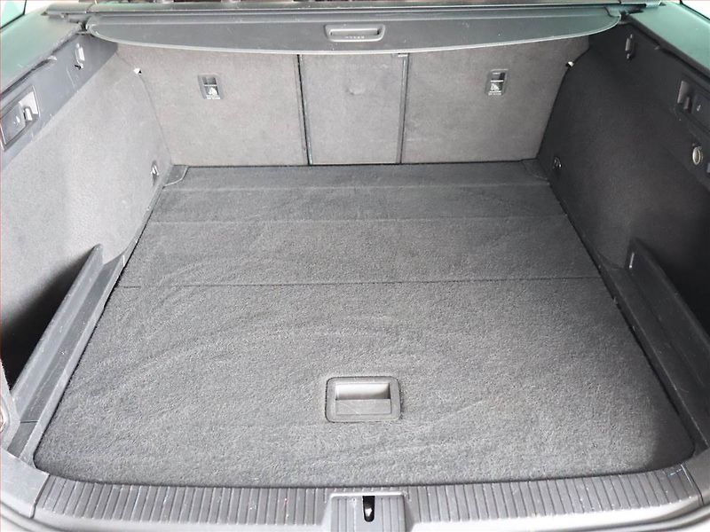 Volkswagen Passat (2018) Highline 2.0 TDI, Automat - fotka 14 z 27