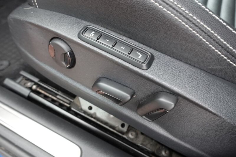Volkswagen Passat ZLEVNĚNO 2,0TSi 206kW Alltrack - fotka 19 z 37