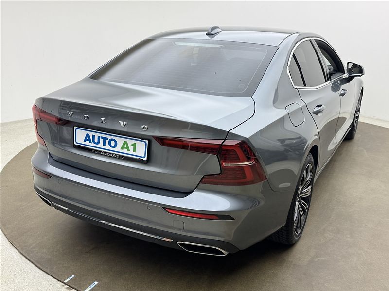 Volvo S60 2,0 B3 DPH INSCRIPTION H/K ČR - fotka 4 z 40