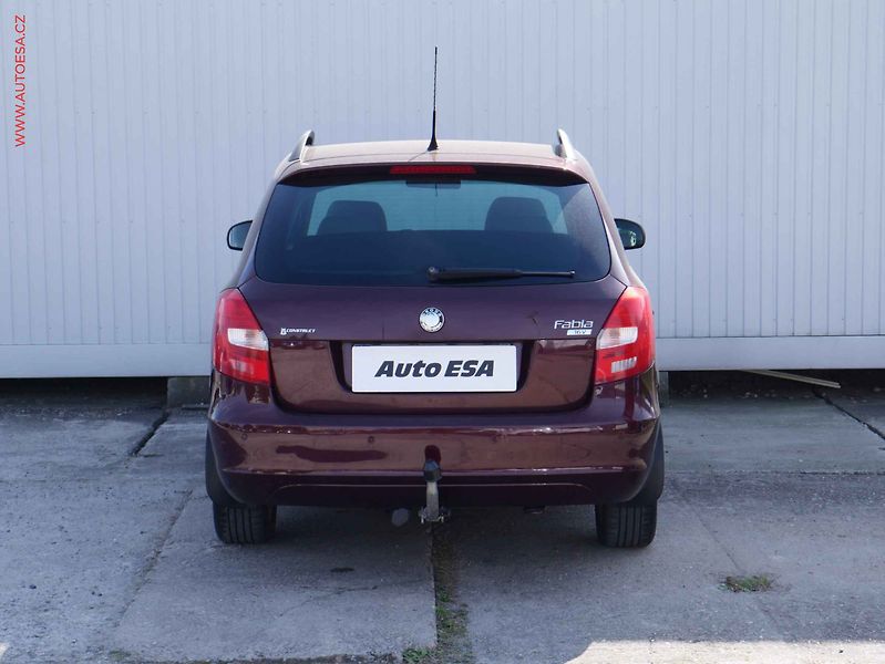Škoda Fabia (2009) 1.4 16V, Výhř.sed, TZ - fotka 5 z 16