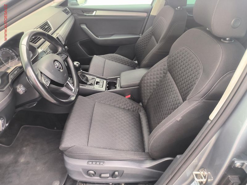 Škoda Superb (2017) 1.4 TSi, Style, bixen, panor - fotka 9 z 23
