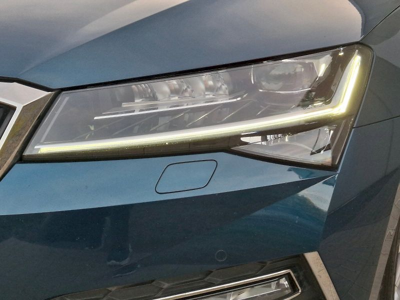 Škoda Superb (2023) Combi L&K DSG 4x4 2,0TDi 147kW - fotka 34 z 35