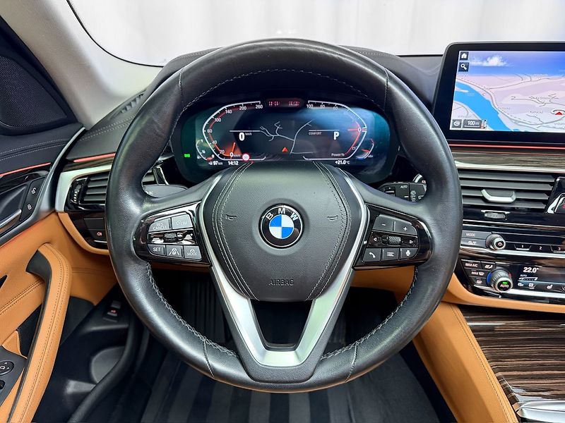 BMW Řada 5 540i xDrive LUXURY LINE, PANOR - fotka 12 z 30