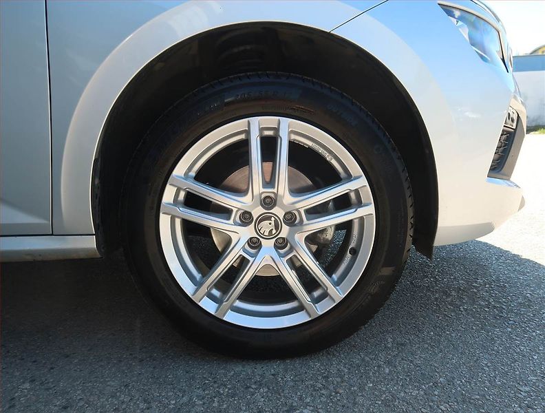 Škoda Kamiq (2024) Selection 1.0 TSI - fotka 15 z 20
