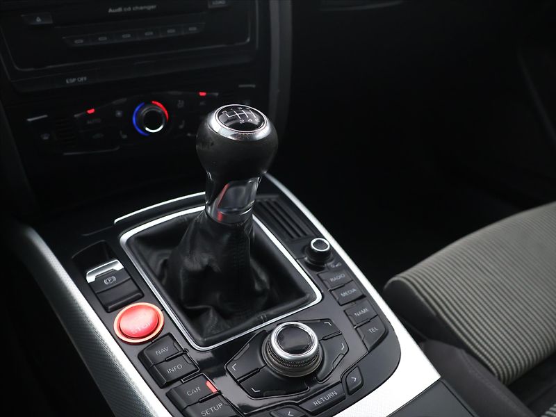 Audi A5 3,0 TDI 176KW QUATTRO SLINE - fotka 18 z 27