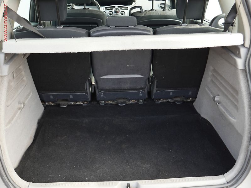 Renault Scénic (2005) 1.5 dCi, AC - fotka 7 z 15