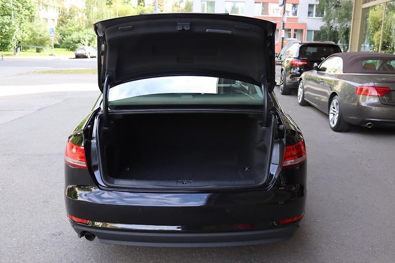 Audi A4 2.0TDI S-TRONIC SEDAN 110kW - fotka 39 z 50
