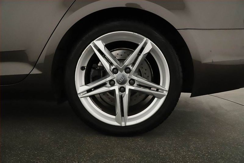 Audi A4 (2018) 40 TFSI, 4X4, Automat, ČR - fotka 20 z 20