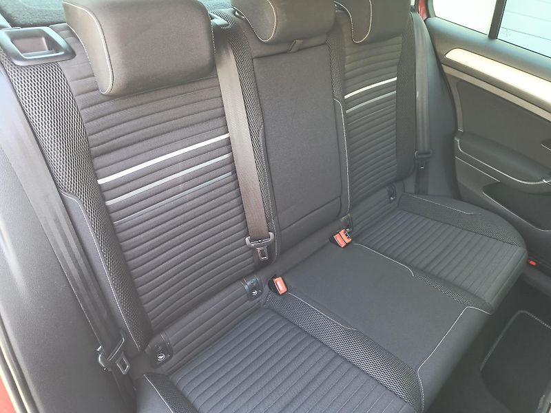Volkswagen Golf (2014) 1.2 TSI 63KW 4-VÁLEC Z ŘEMENEM - fotka 20 z 66
