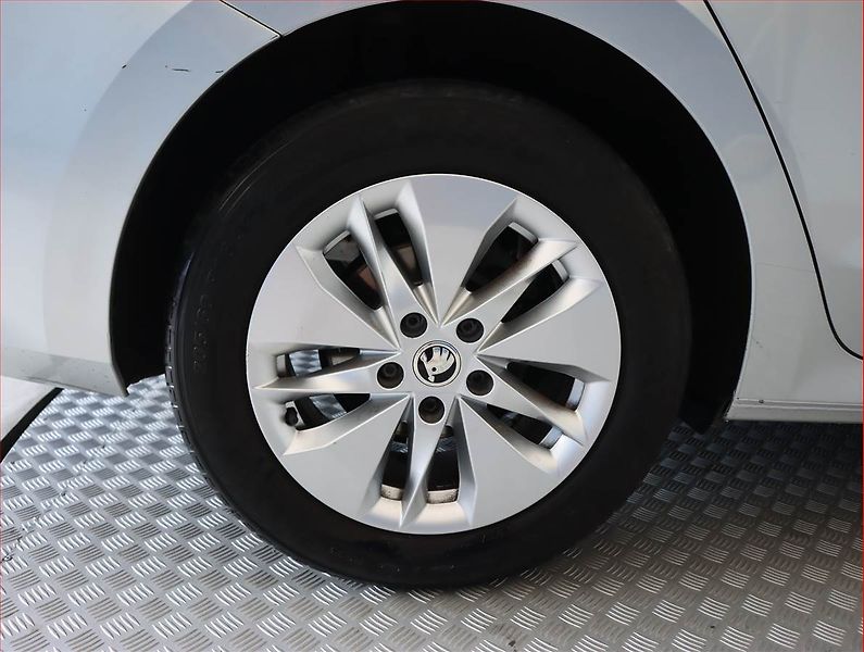 Škoda Octavia (2022) Ambition 2.0 TDI - fotka 15 z 19