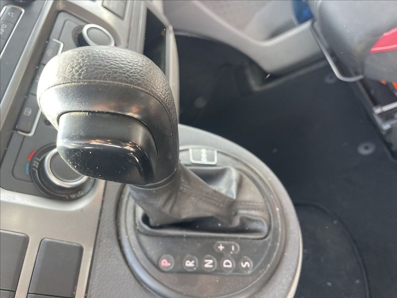Volkswagen Transporter 2,0 TDi 132kw DSG LONG 5míst T - fotka 15 z 29
