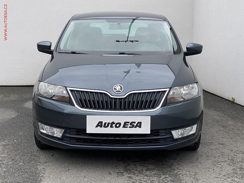 Škoda Rapid (2014) 1.2 TSi, Ambition, park.čidla - fotka 2 z 17