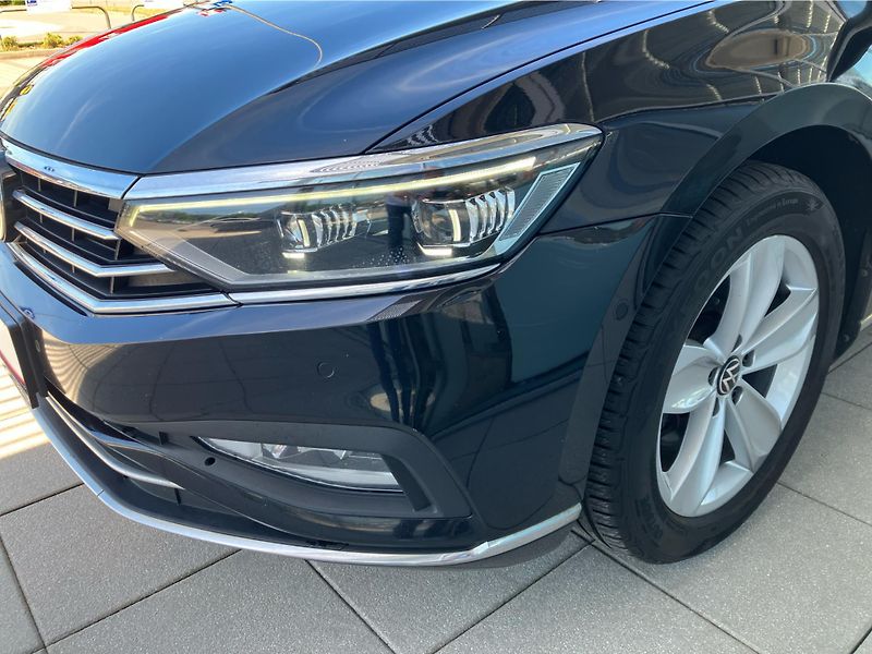 Volkswagen Passat 2,0TDi 110kW Business Premium - fotka 30 z 30