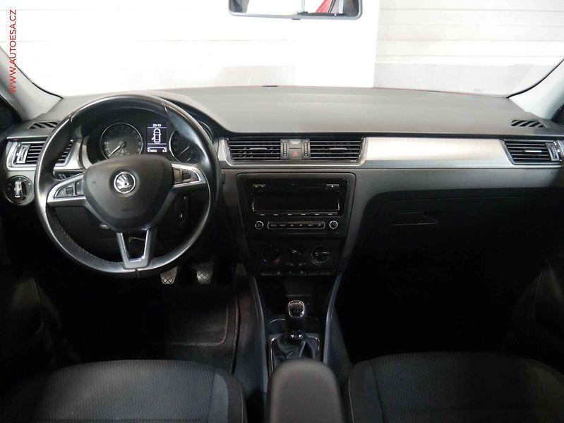 Škoda Rapid (2013) 1.6 TDI, 1.maj,ČR, Park. - fotka 8 z 14