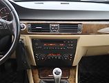 BMW Řada 3 (2005) 320 i, po STK, slušný stav - náhled 11