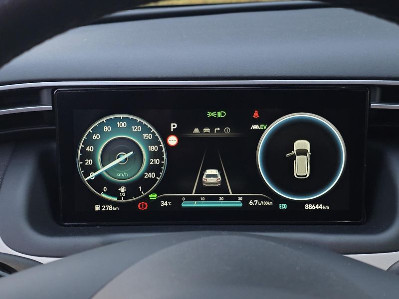 Hyundai Tucson (2021) 1.6 HEV 4x4 Style A/T - fotka 21 z 41