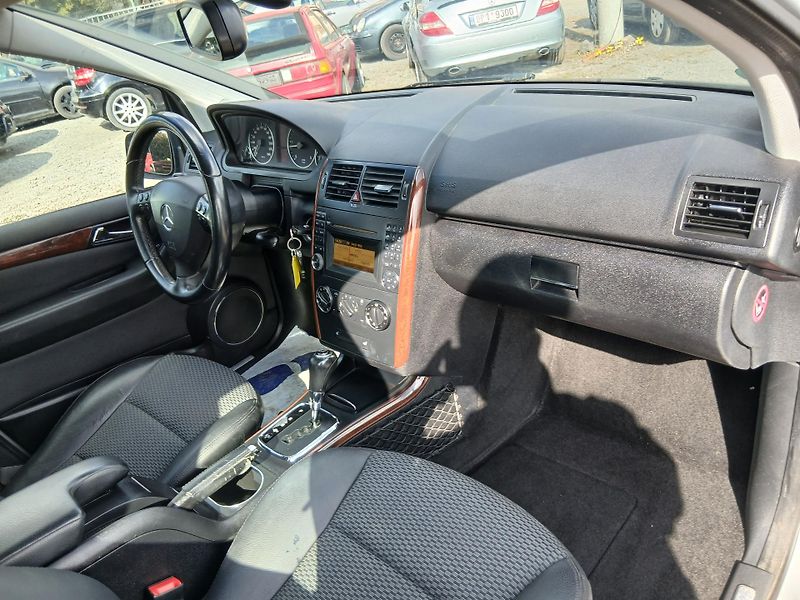 Mercedes-Benz Třídy A 180 CDI, automat, facelift - fotka 26 z 31
