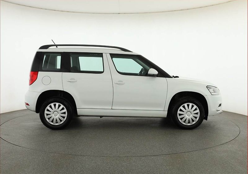 Škoda Yeti (2017) 2.0 TDI, Park. senzory - fotka 6 z 15