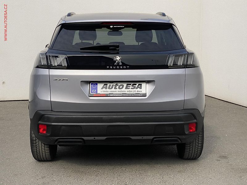 Peugeot 3008 (2021) 1.5 HDi, Style, AT, LED, navi - fotka 5 z 18